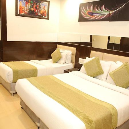 Hotel Shelton New Delhi Exteriör bild