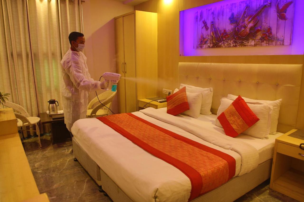 Hotel Shelton New Delhi Exteriör bild