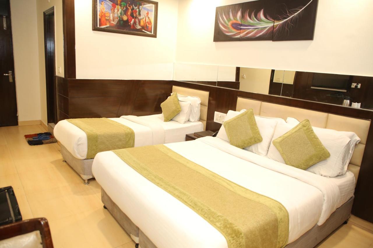 Hotel Shelton New Delhi Exteriör bild