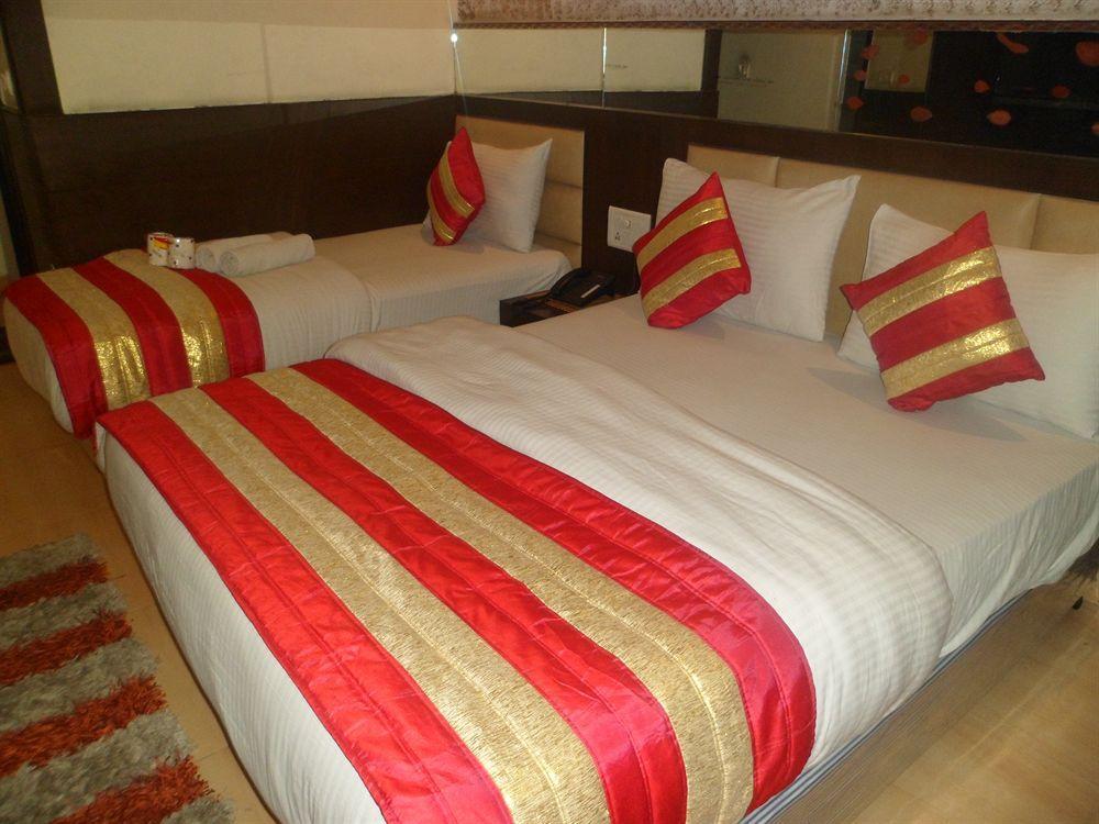 Hotel Shelton New Delhi Exteriör bild
