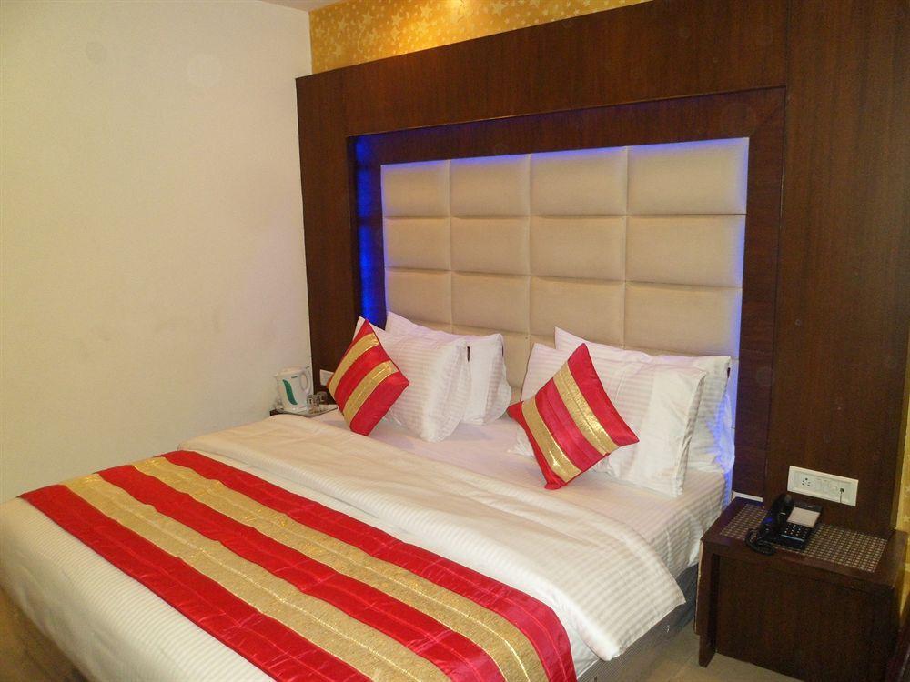 Hotel Shelton New Delhi Exteriör bild