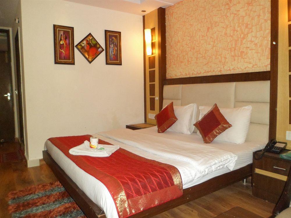 Hotel Shelton New Delhi Exteriör bild