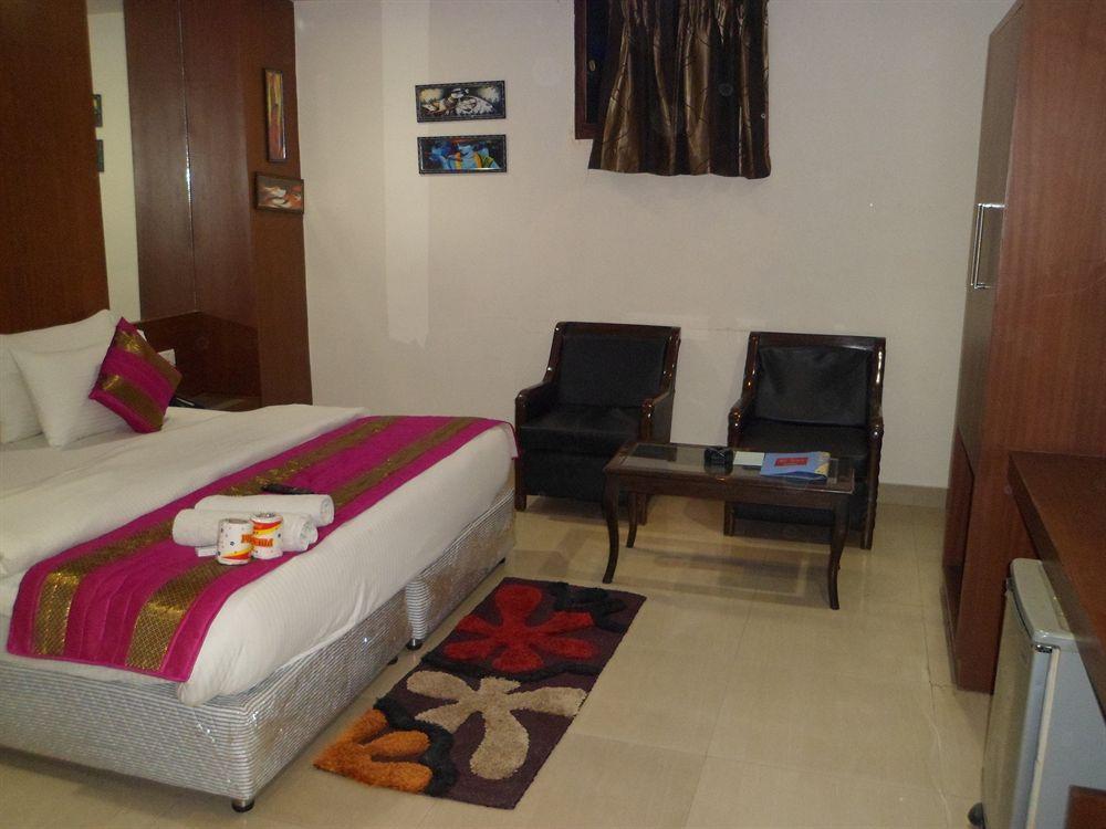Hotel Shelton New Delhi Exteriör bild