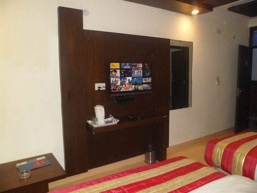 Hotel Shelton New Delhi Exteriör bild