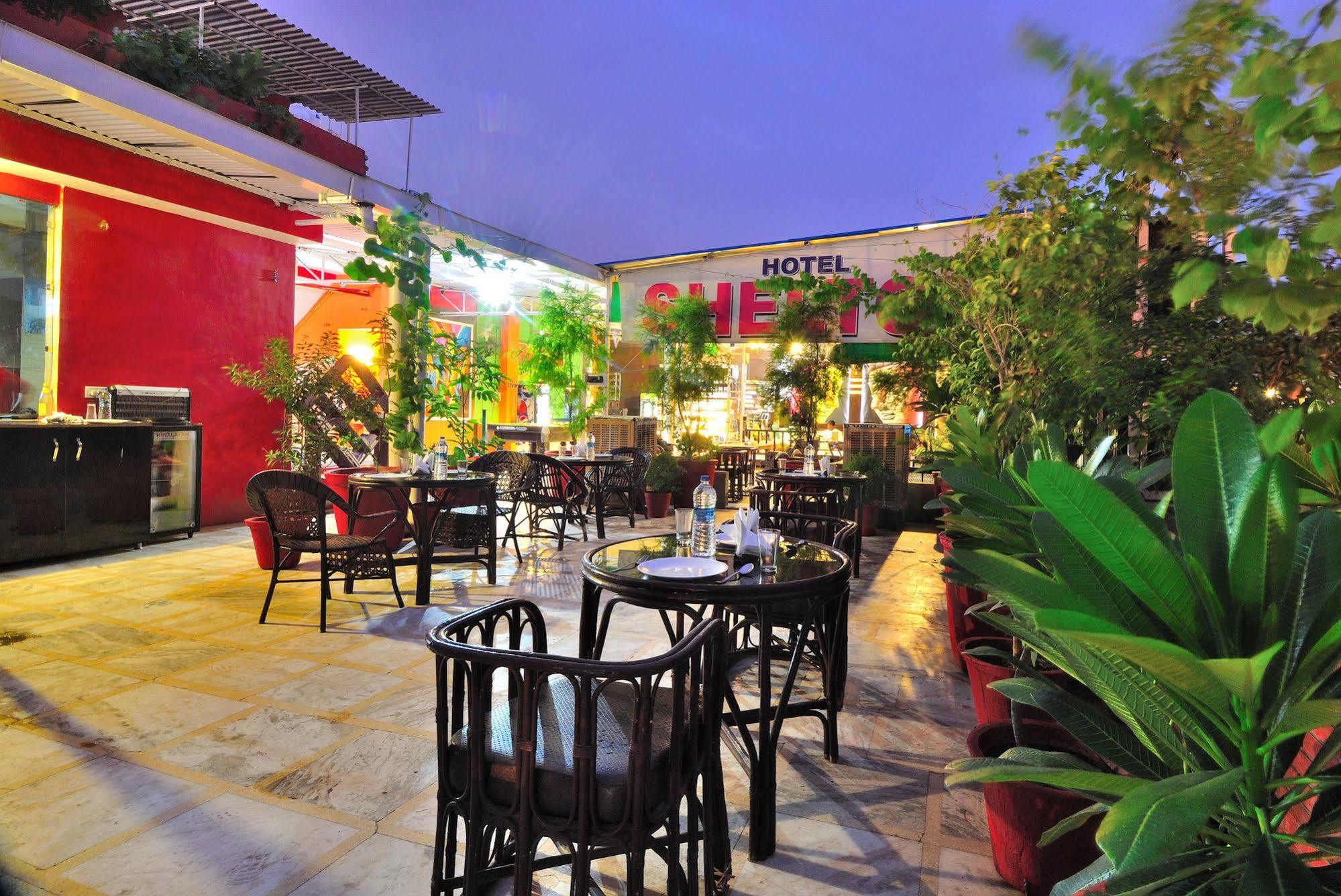 Hotel Shelton New Delhi Exteriör bild