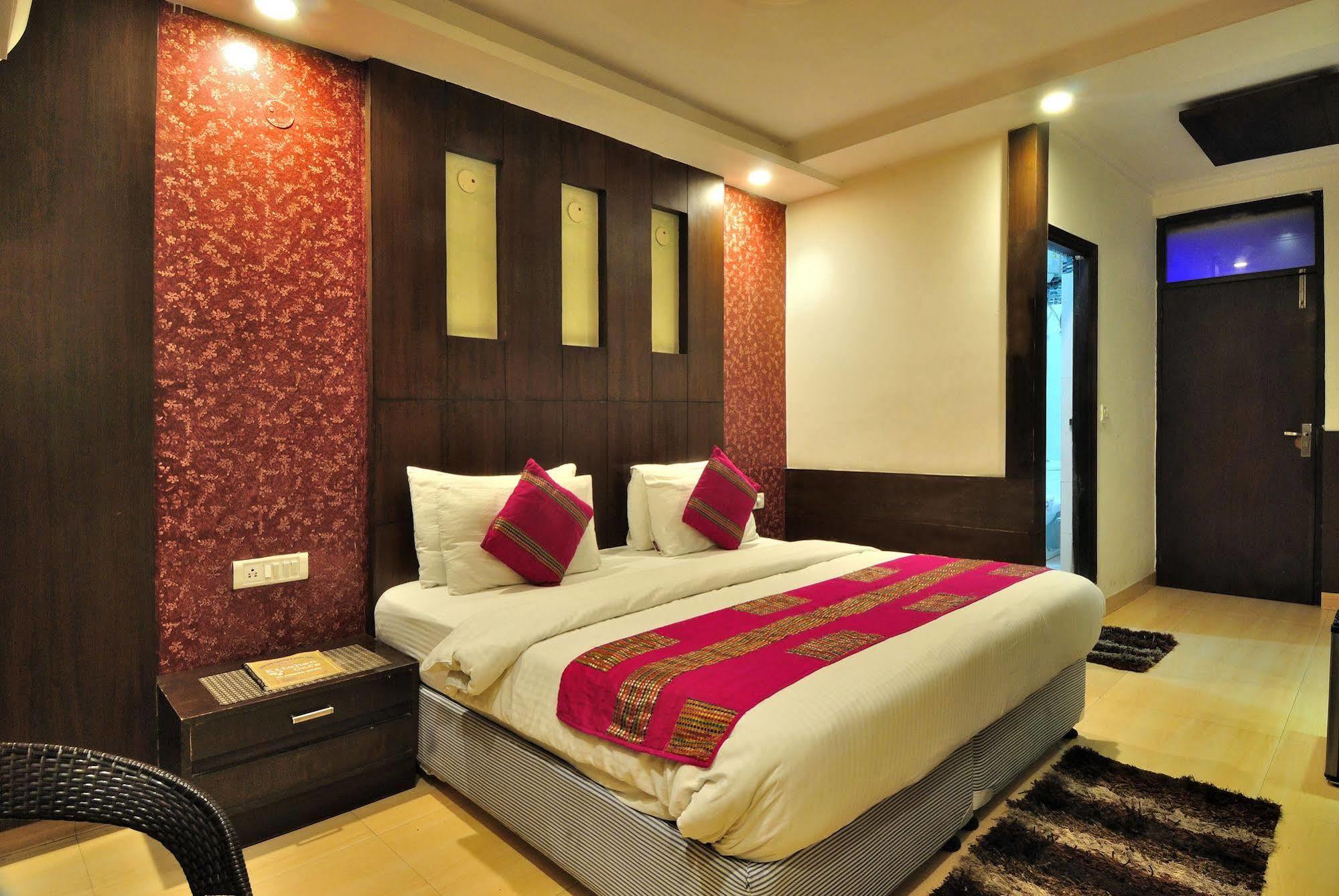 Hotel Shelton New Delhi Exteriör bild
