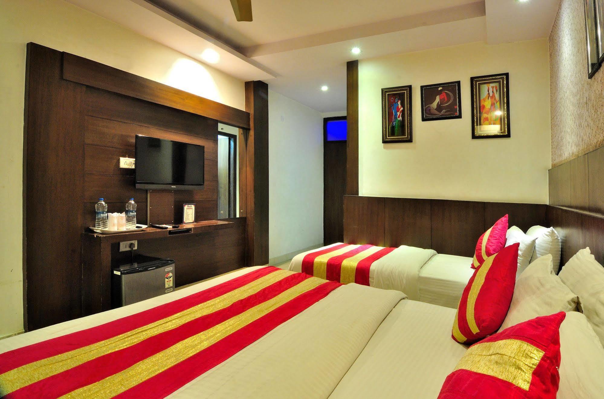 Hotel Shelton New Delhi Exteriör bild