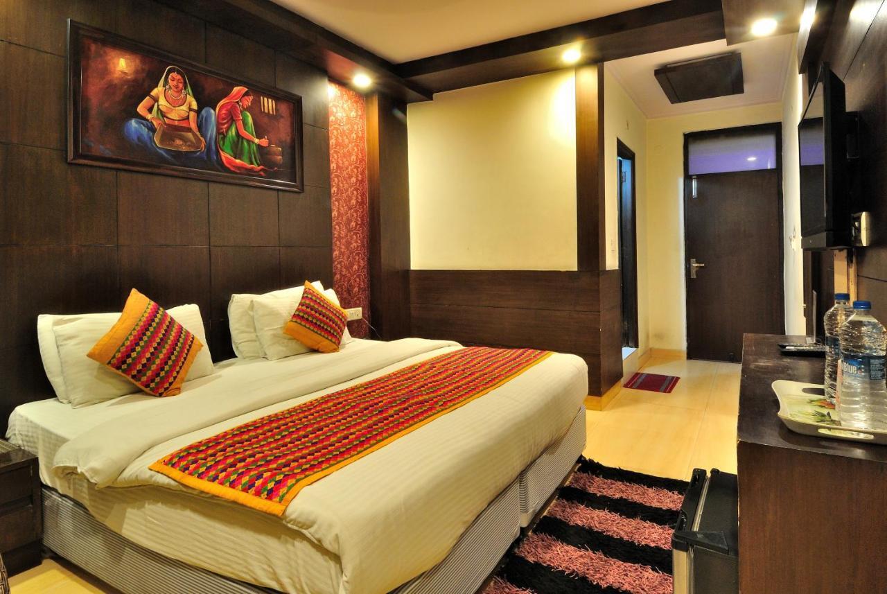 Hotel Shelton New Delhi Exteriör bild